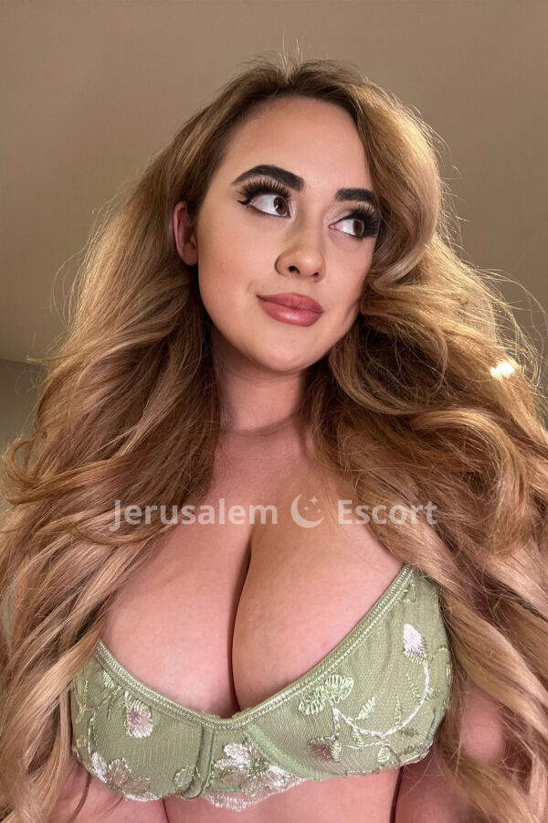 Veronica Rose